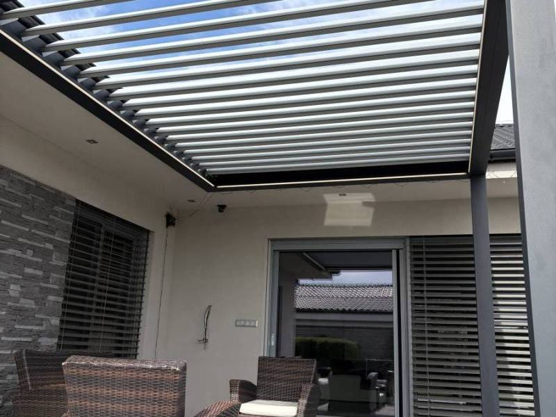 Bioklimatická pergola na terase domu