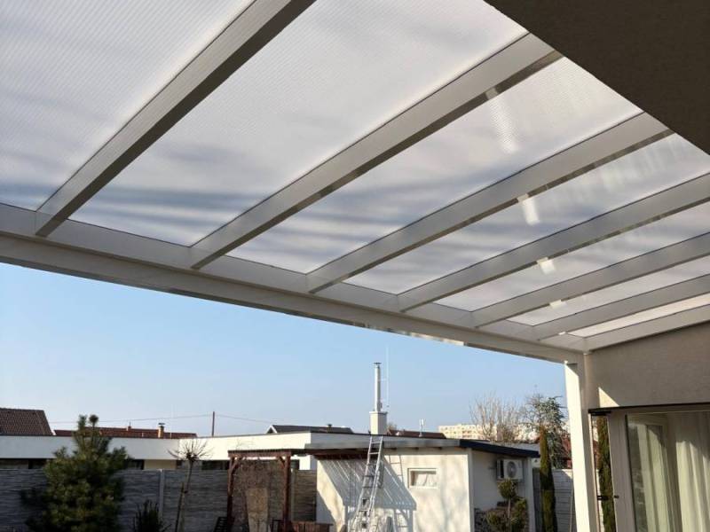 Detail prestrešenia terasy polykarbonátom
