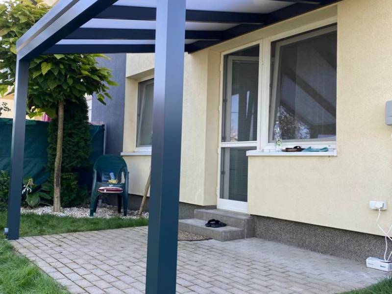 Hliníková pergola bočný pohľad