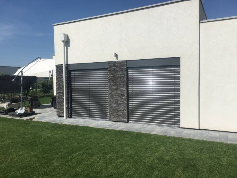 Vonkajšie žalúzie Z90 pohľad zo záhrady