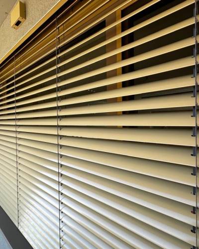 Vonkajšie žalúzie v rôznych farbách