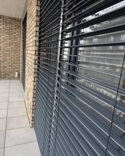 Regulácia svetla pomocou žalúzií