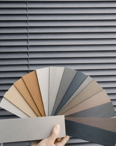 Rôzne farby vonkajších žalúzií